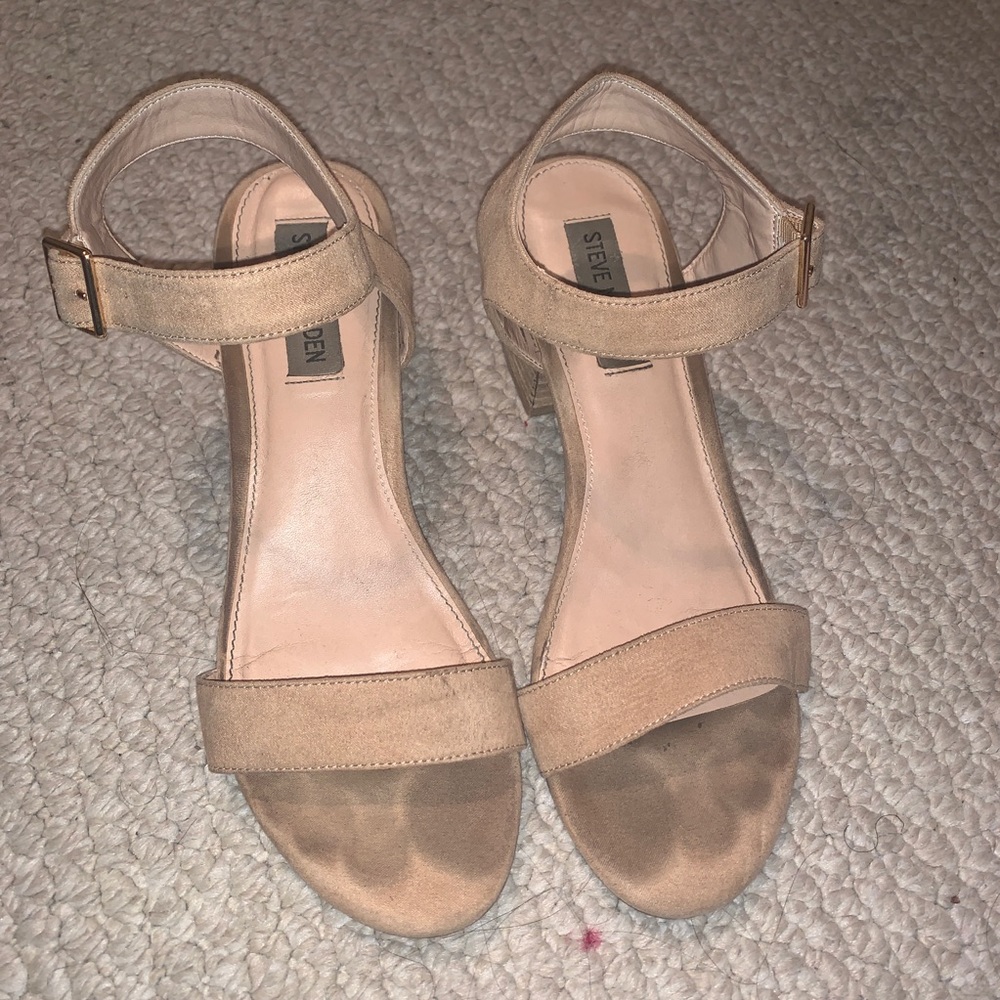 Steve Madden nude sandals